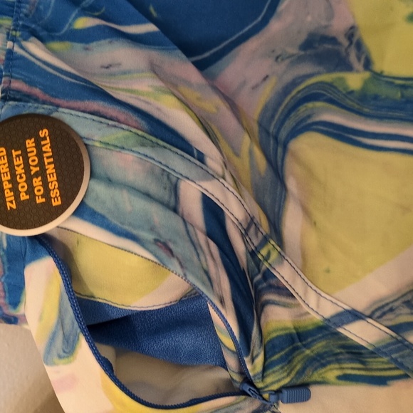 NWT XL Womens Running Short Marbled Swirl Athletic AVIA 16 18 Spandex Shorts 🩵 - Picture 6 of 16